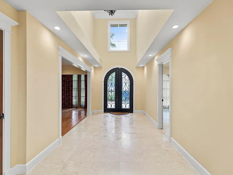 11518 Summerhill Ln — Photo 3