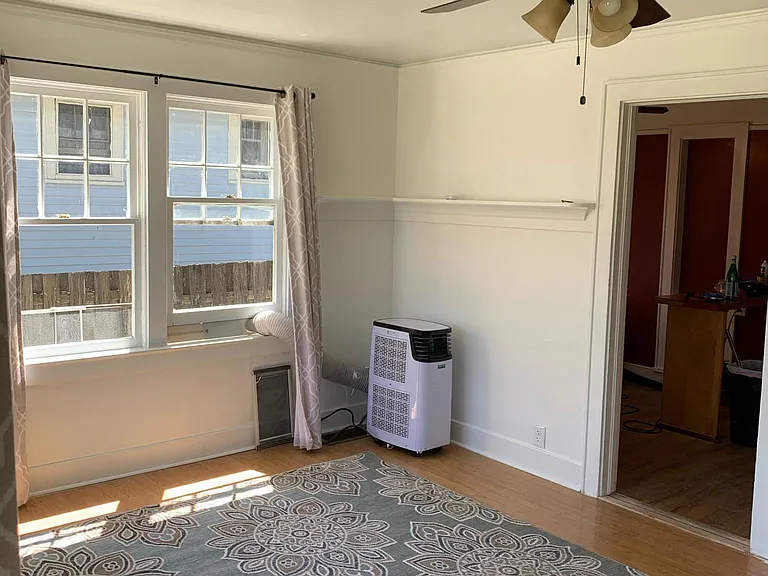 330 NW 21st St — Photo 5