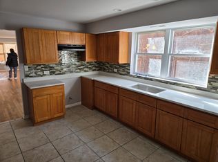 1048 W 111th Pl #1, Chicago, IL 60643