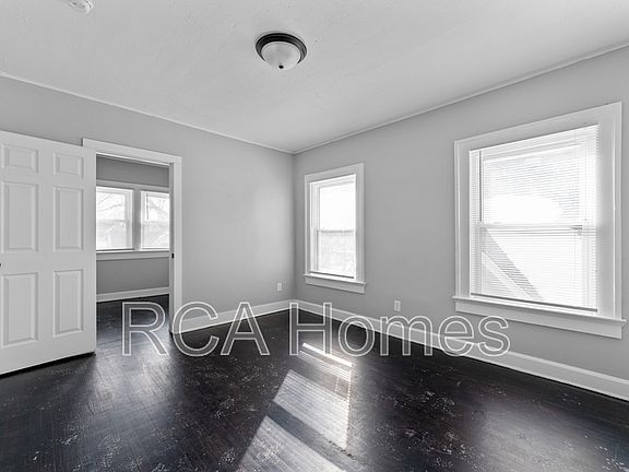 3rd image of 412 N Bradley Ave APT 3