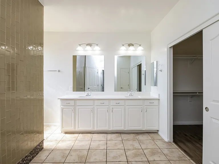 4091 E Carriage Way — Photo 9
