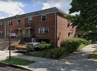 14702 77th Rd, Flushing, NY 11367