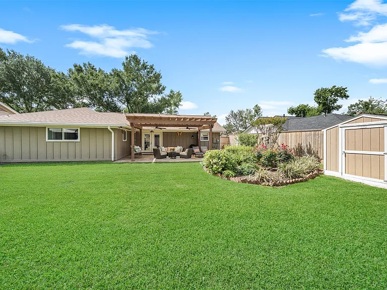 2523 Droxford Dr — Photo 34