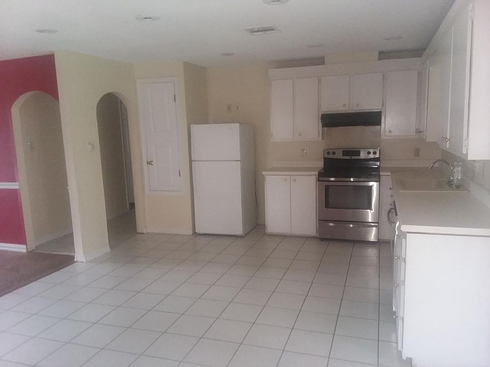 Open Floor Plan Kitchen to living room and hall