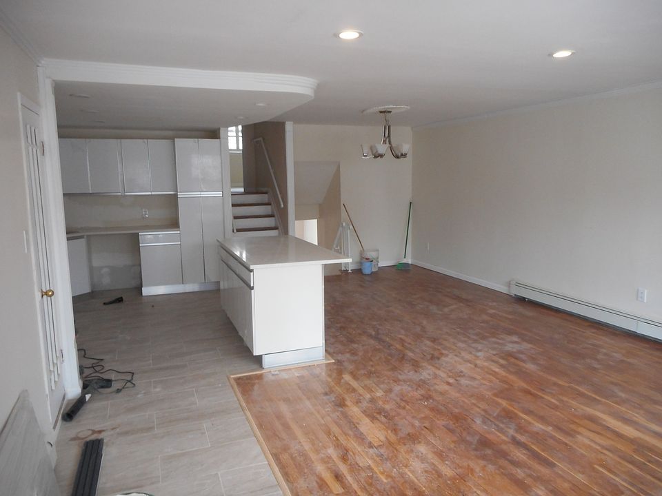 1st image of 1225 72nd St