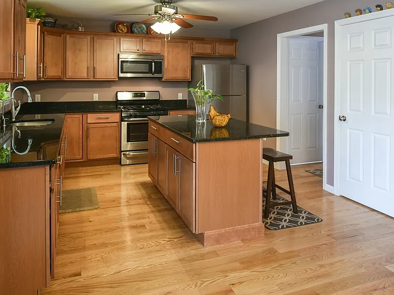 11 Taylor St #A — Photo 2