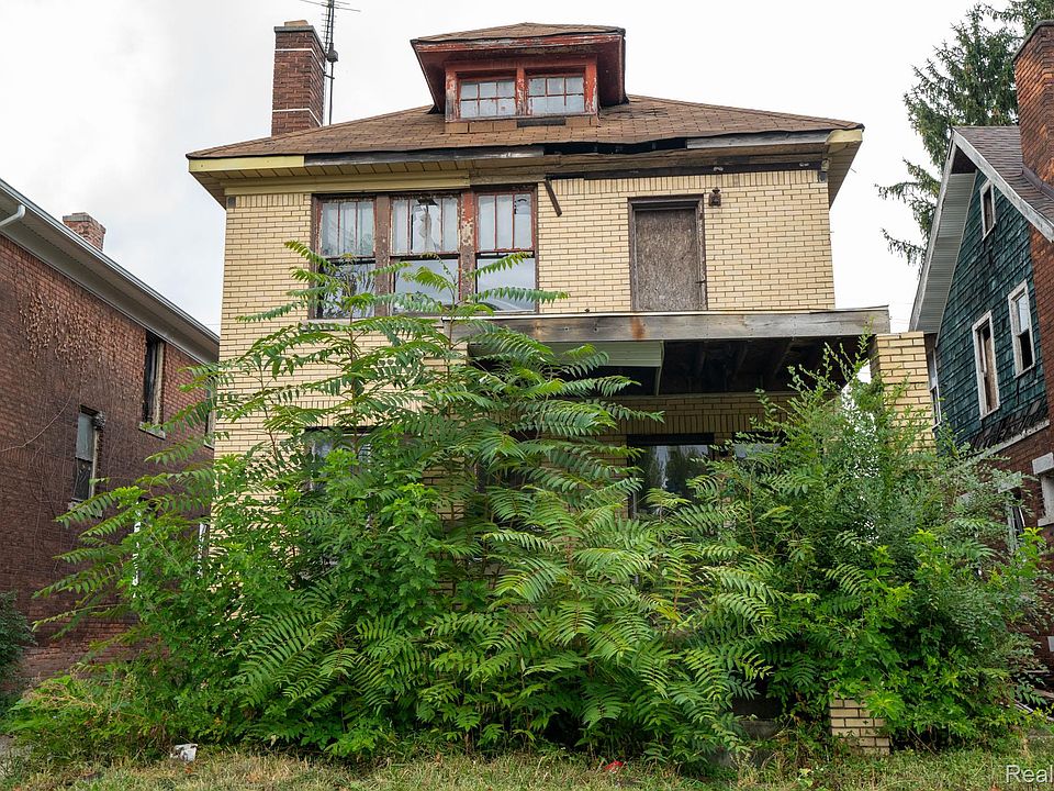1st image of 3298 Clairmount St