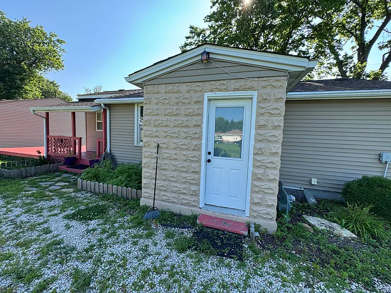 341 W Kennedy Rd — Photo 42