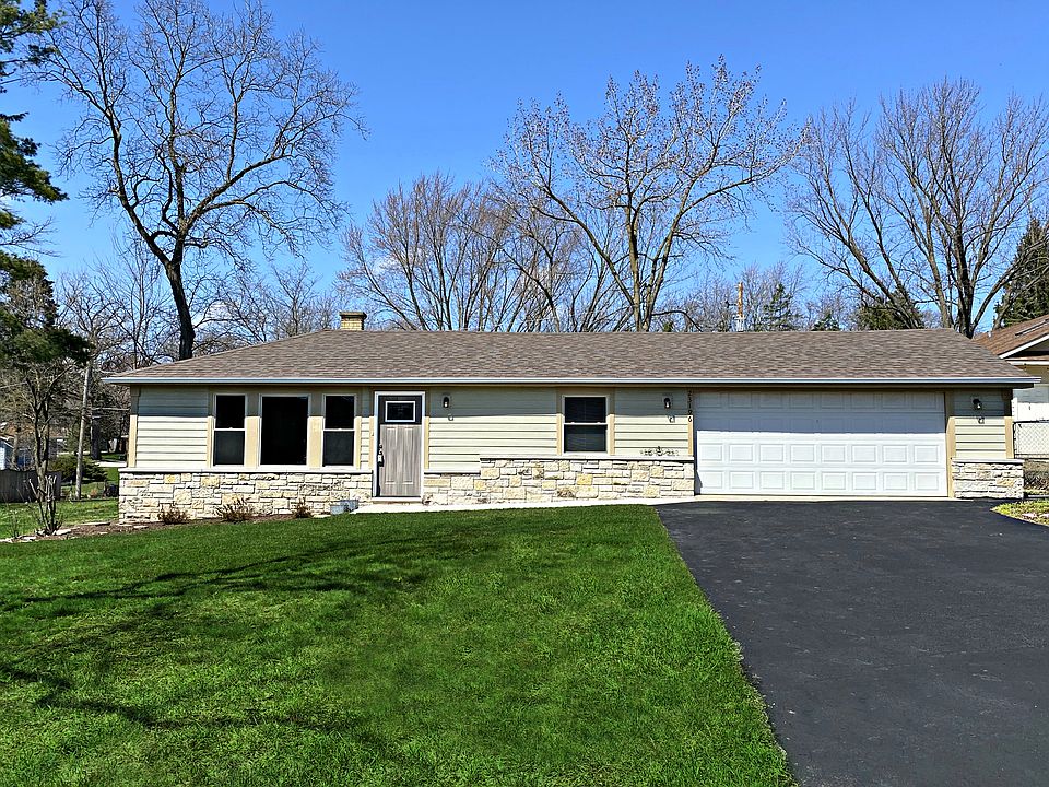 1st image of 23196 W Crestwood Ln