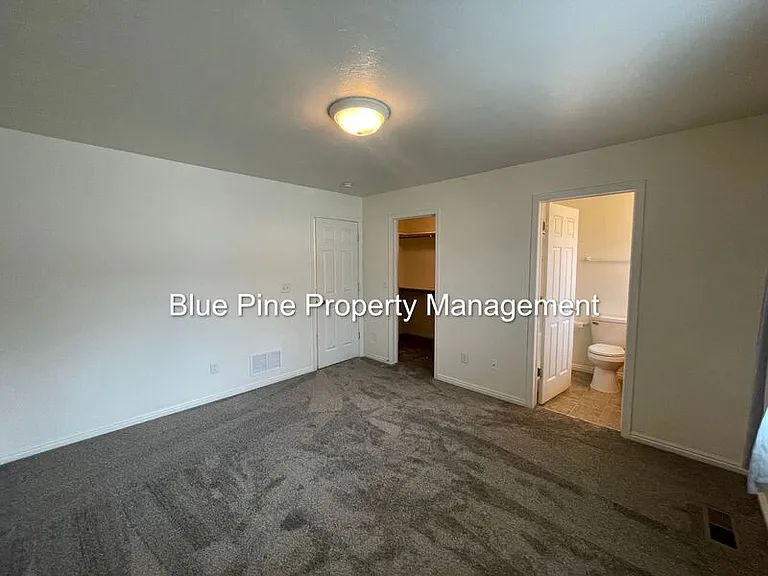 1156 Matchpoint Dr — Photo 16