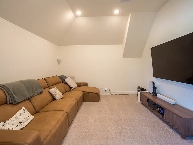 4370 Lavina Ln — Photo 31