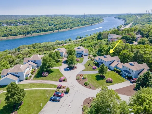 2 E Beach Plum Ln #E2, Buzzards Bay, MA 02532