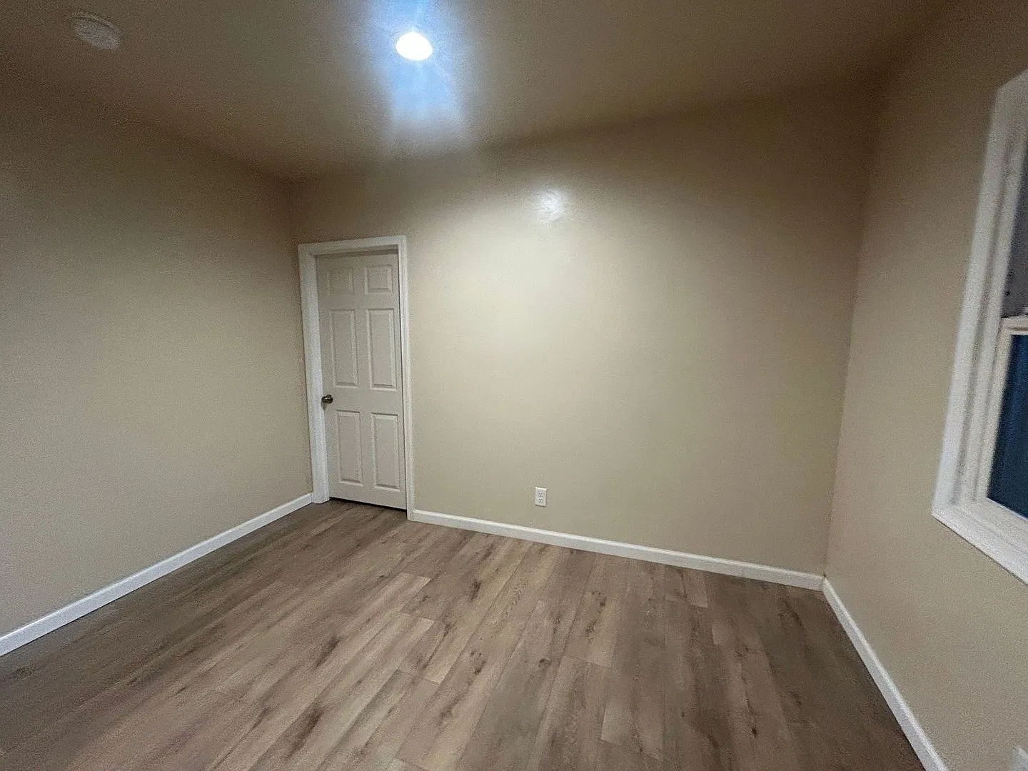 320 N 5th St — Photo 3