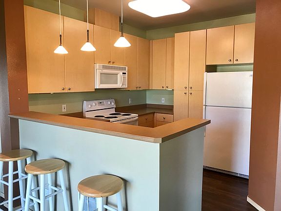 4th image of 1113 61st St SE Unit E