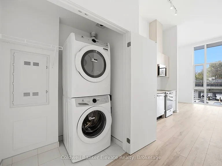 1660 Bloor St W #102 — Photo 11