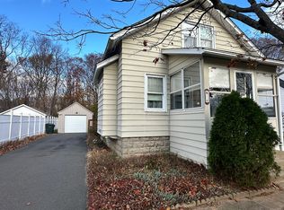 14 Seymour Rd, Windsor Locks, CT 06096