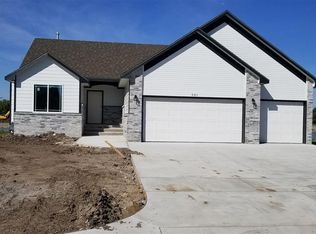 521 S Horseshoe Bnd, Maize, KS 67101