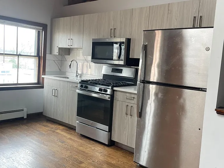 46 Warren St #D — Photo 1