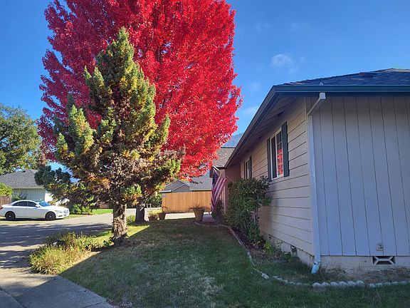 2nd image of 1841 Cloverlawn Dr