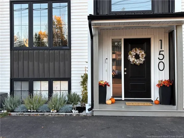 150 Elsliger St, Dieppe, NB E1K 0A5