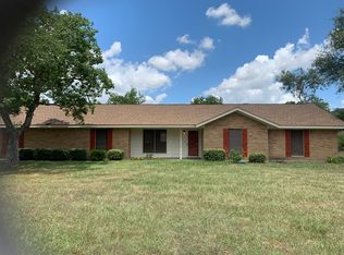 901 Mead Rd, Victoria, TX 77904