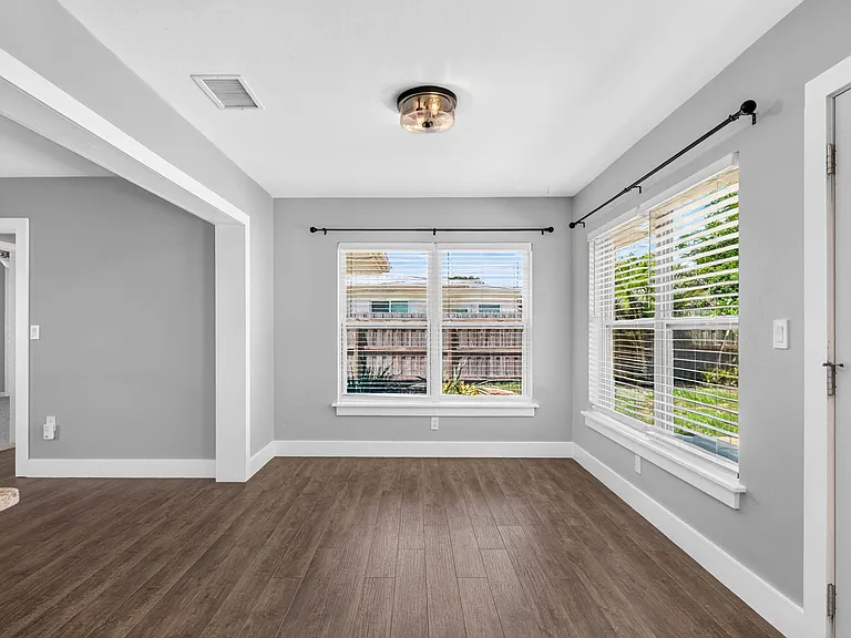 1521 San Roy Dr — Photo 8