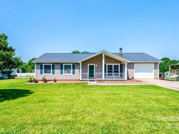 2031 36th St NE, Hickory, NC 28601