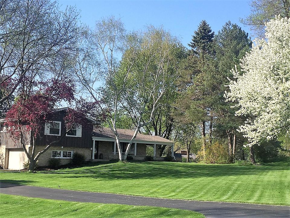 1st image of S23W26238 Canterbury Ln