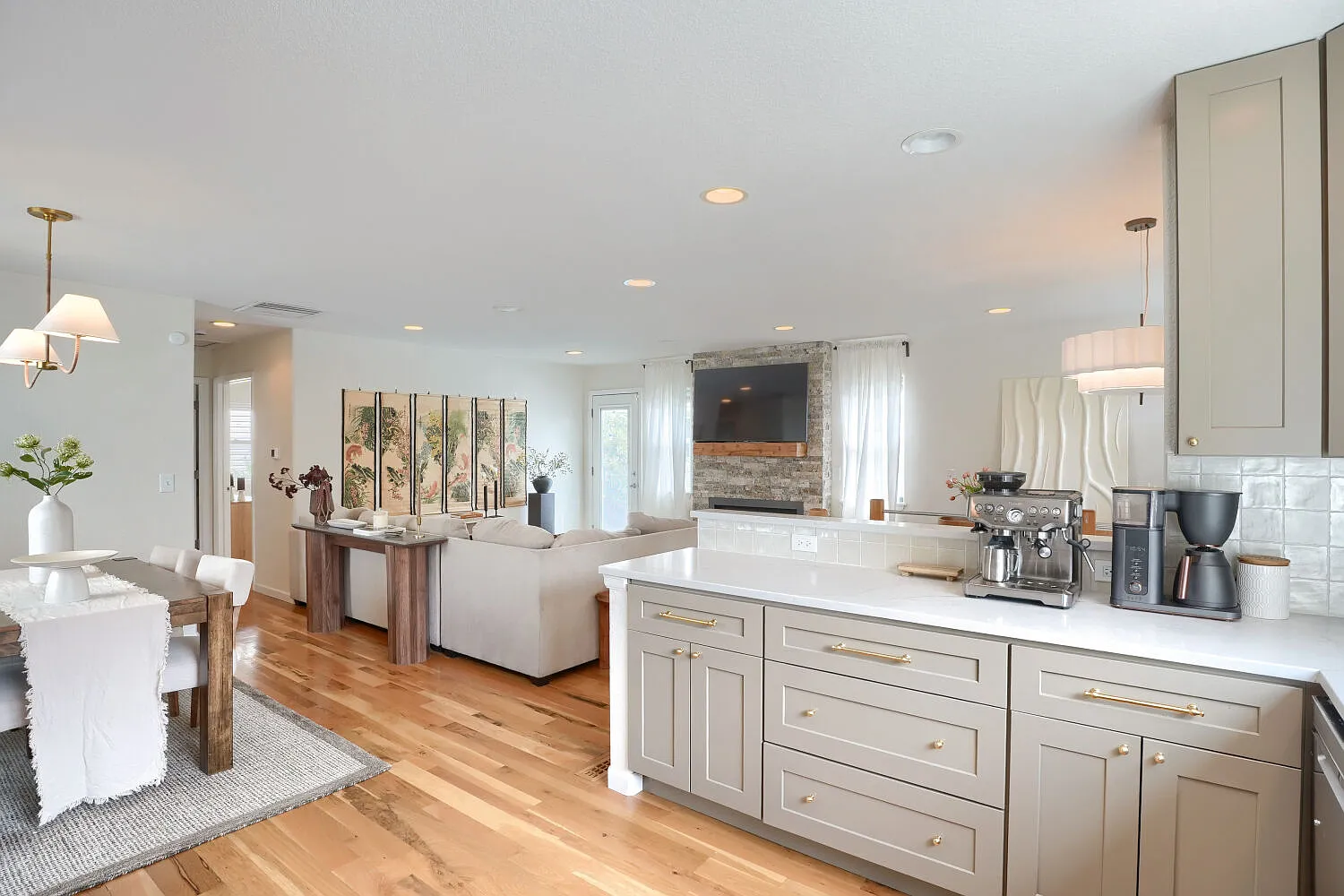 4 bed, 1675 sqft, $4,800 — Photo 4