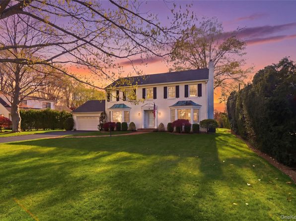 9 Sunset Lane, Garden City, NY 11530