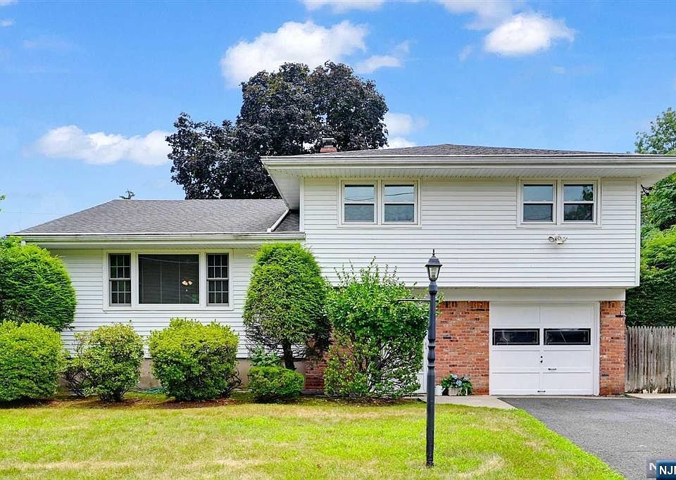 1st image of 332 Milford Ave