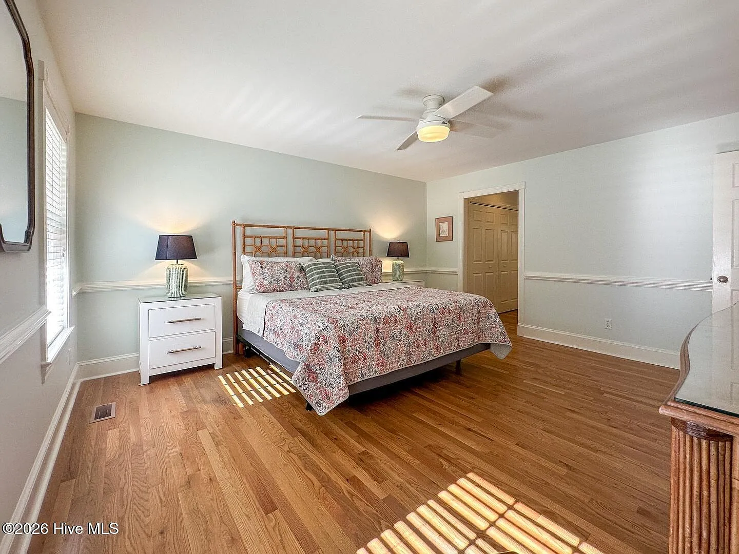 3 bed, 2.5 bath, 2200 sqft, $2,500 — Photo 4