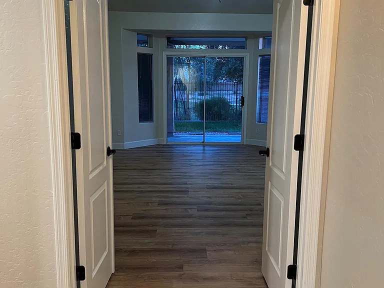 1733 W Commerce Ave — Photo 19