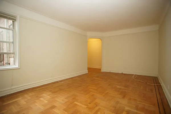 Rented by Norman Raindel, LREB | media 5