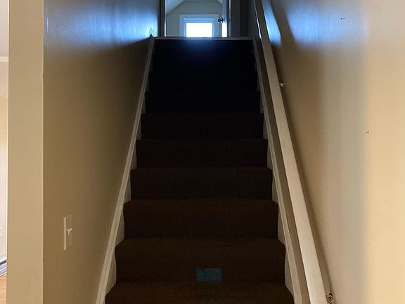 5th image of 37 Clay St