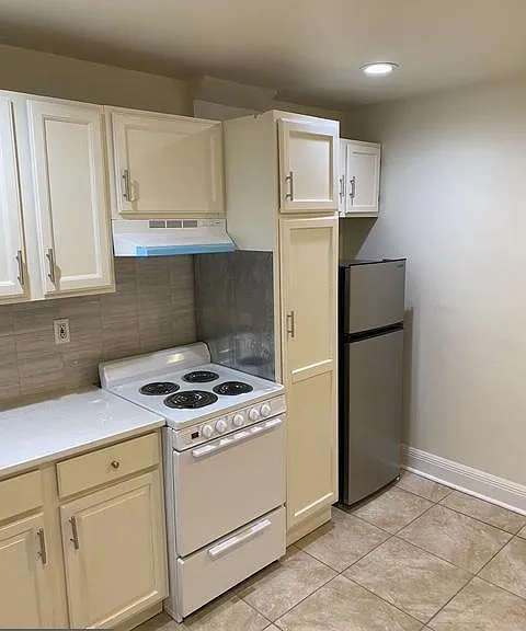3112 W Gordon St — Photo 2