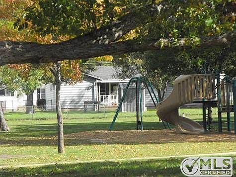 4th image of 2161 Evergreen Dr