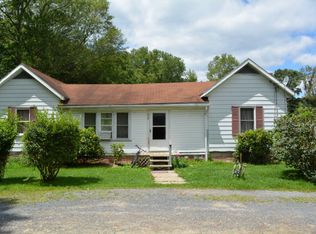 312 1st St, Beaver, WV 25813