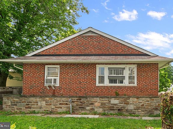 2nd image of 7806 Wendover Ave