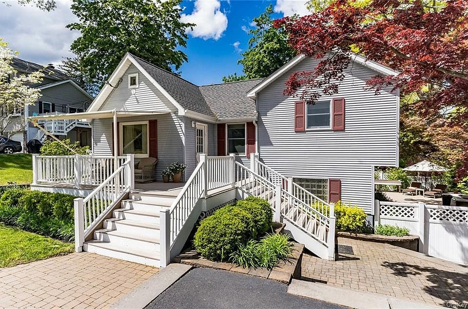 1st image of 227 Willow Dr