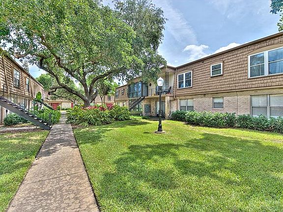 5th image of 200 Saint Andrews Blvd Unit 506