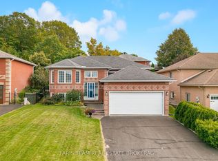 4 Charles St, Penetanguishene, ON L9M 2G6