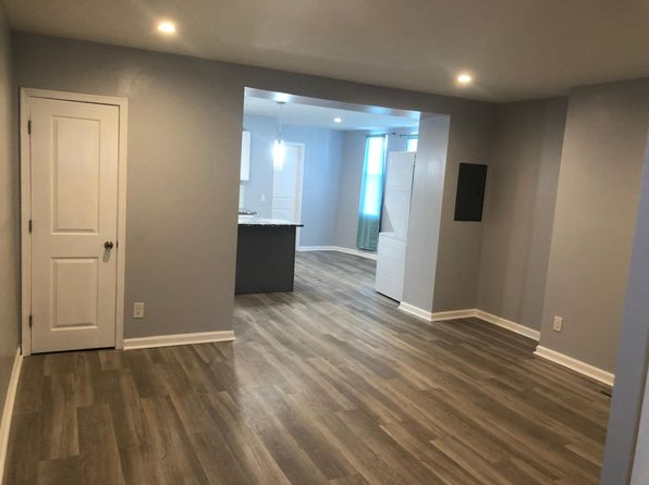 2128 S 68th St FLOOR 1