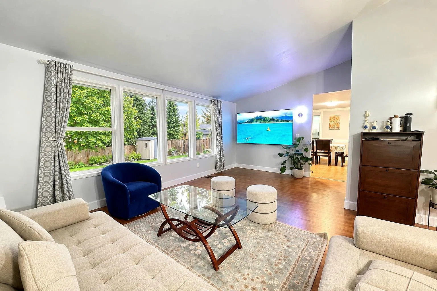 3 bed, 1860 sqft, $3,550 — Photo 3