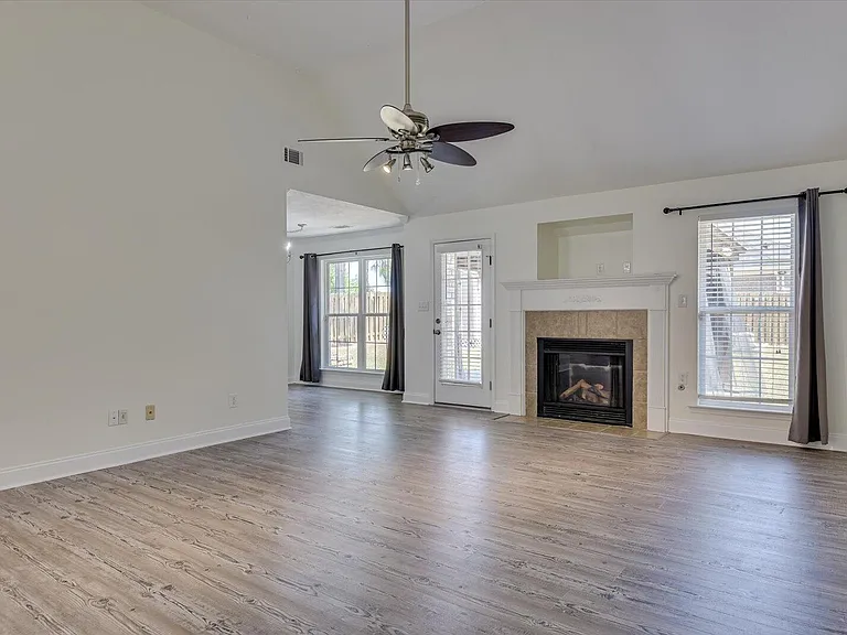 610 Butler Springs Cir — Photo 12