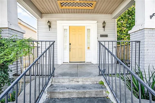 3 bed, 1.0 bath, 1350 sqft, $1,700 — Photo 2