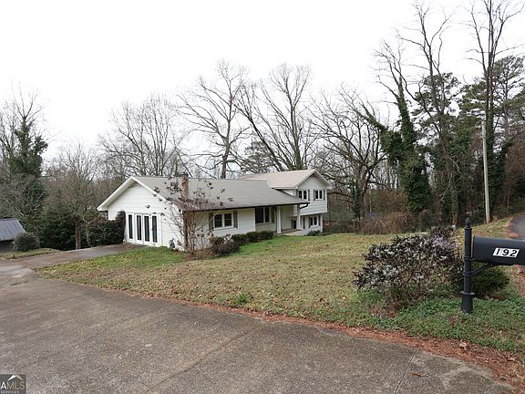 3rd image of 192 Summit St