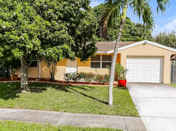4196 Centurian Cir, Greenacres, FL 33463
