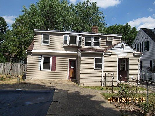 5th image of 75 Maplewood Ave