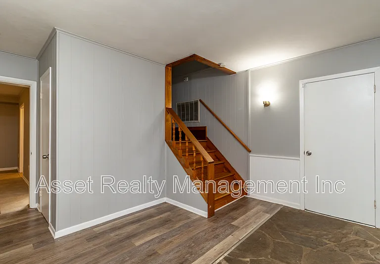 630 Colonial Dr — Photo 13